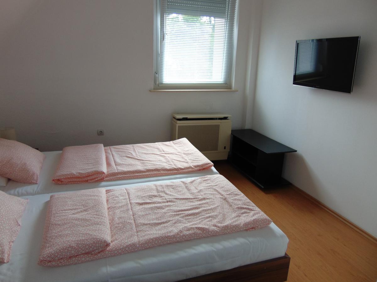 Csevi Apartmanhaz Mezokovesd Exterior photo